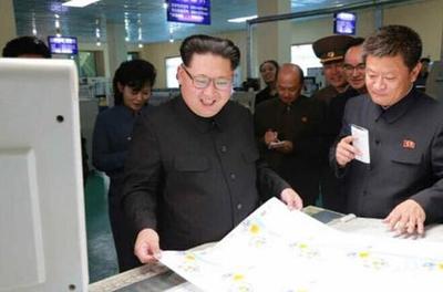 金正恩實地考察蒲公英作業本工廠 高度認可人性化實用設計理念